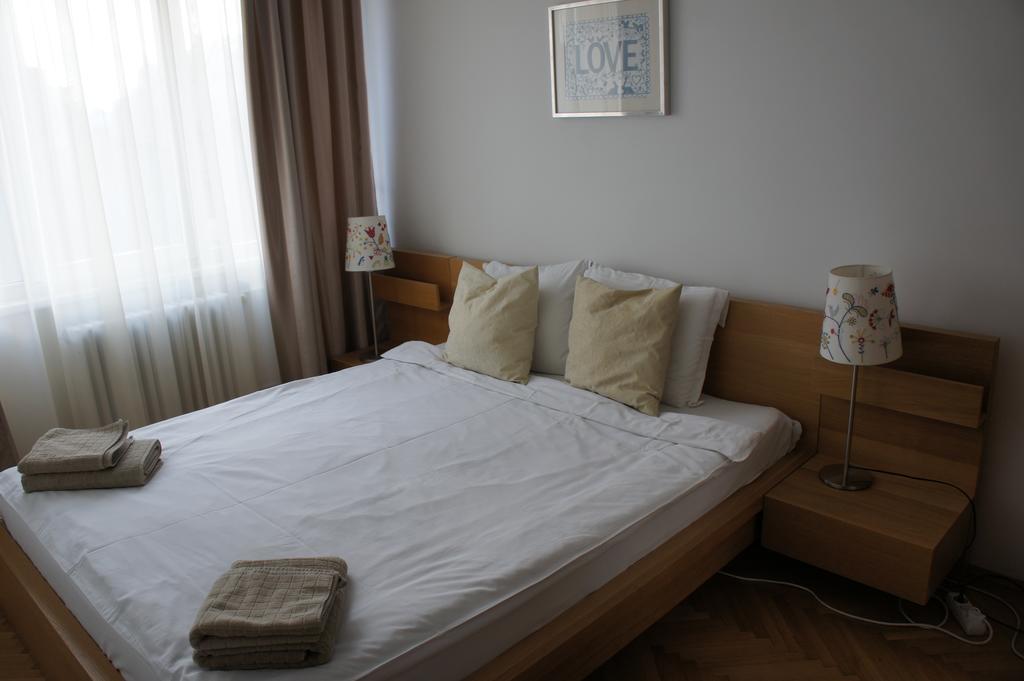 Agentia H Accommodation Bucharest Exterior photo