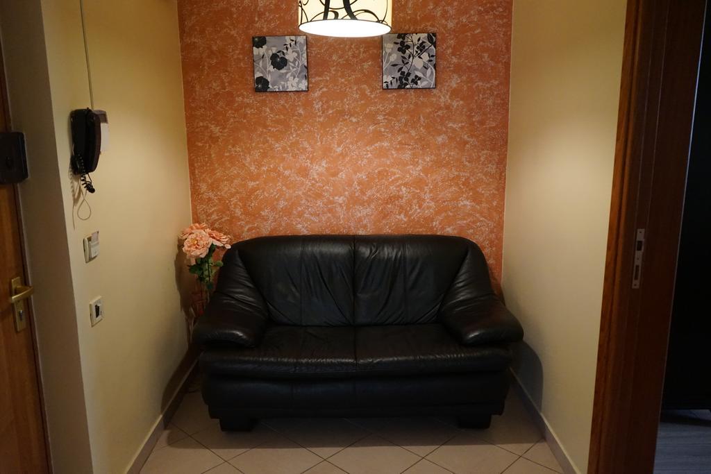 Agentia H Accommodation Bucharest Exterior photo