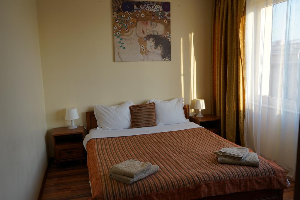 Agentia H Accommodation Bucharest Exterior photo