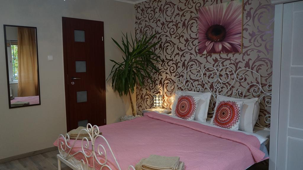 Agentia H Accommodation Bucharest Exterior photo