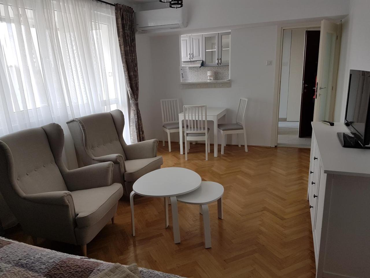 Agentia H Accommodation Bucharest Exterior photo